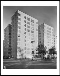 Wurts Bros. (New York, N.Y.), 930 Grand Concourse at 163rd Street. Ashley Apartments, Inc., general view from north, 1948. Museum of the City of New York. X2010.7.1.13308
